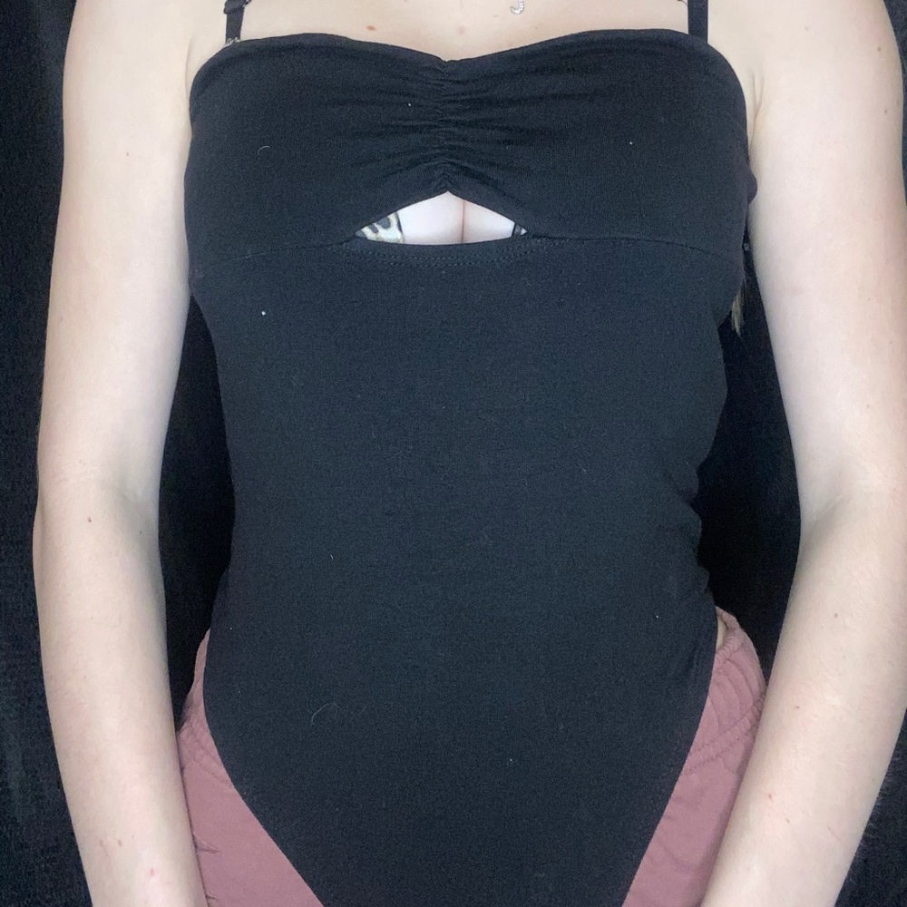 Strapless body suit